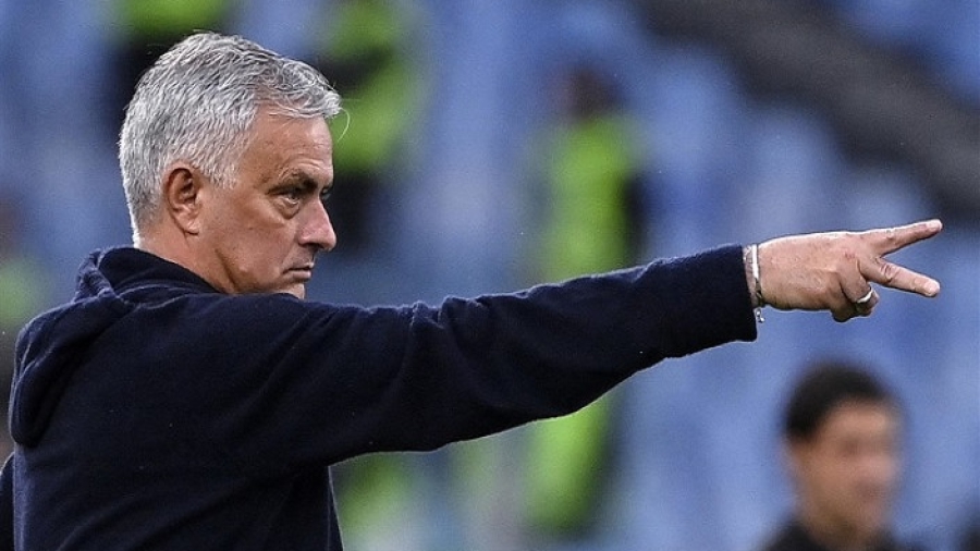 Απίθανος Μουρίνιο, έκρυψε πάνω του μικρόφωνο για πιθανές προσβολές από διαιτητή!