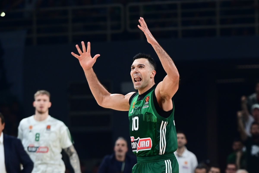 Ο «καυτός» Σλούκας δε σταματάει να.. πυροβολεί από το τρίποντο και τρελαίνει το ΟΑΚΑ! (video)