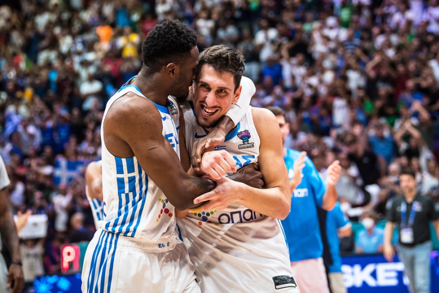 O Γιαννούλης Λαρεντζάκης στο BN Sports: «Κίνητρο να παίζεις για αυτή τη φανέλα και τη χώρα σου» (video)