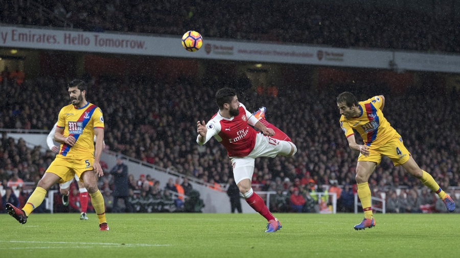 Όταν ο Ολιβιέ έγινε Ζιρού: Iconic scorpion kick σε μια all time classic επετειακή Πρωτοχρονιά! (video)