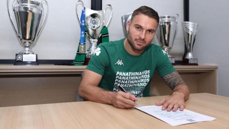 Σένκεφελντ: «Το ταξίδι συνεχίζεται, είμαι ευτυχισμένος»