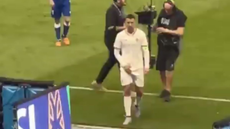 «Πυρ και μανία» ο Κριστιάνο Ρονάλντο: Κεφαλοκλείδωμα και άσεμνες χειρονομίες! (video)