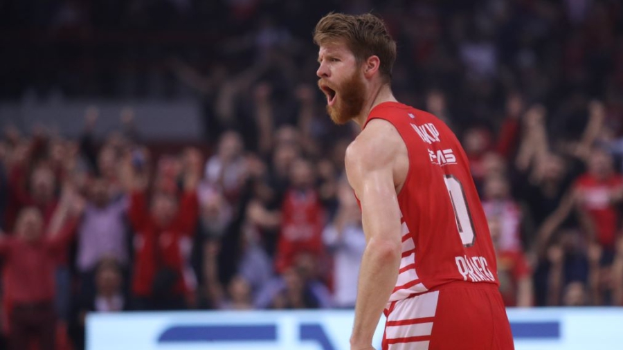 Ουόκαπ: «Μ’ αρέσει να δίνω καλάθια στον Βεζένκοφ»