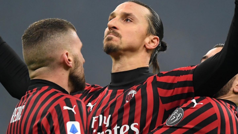 Απίθανος Ζλάταν: Έσπασε το τζάμι του λεωφορείου της Μίλαν! (video)