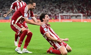 Ο Ολυμπιακός των 10 παικτών πήρε το ντέρμπι με γκολ του αρχηγού του Ρέτσου - Πρώτη ήττα για τον Παναθηναϊκό!