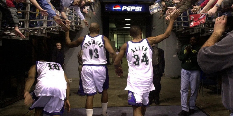 Τα 21 χρόνια φαγούρας έλαβαν τέλος: Στην προηγούμενη νίκη των Μπακς στη Γιούτα ο Αντετοκούνμπο πήγαινε… Β' Δημοτικού