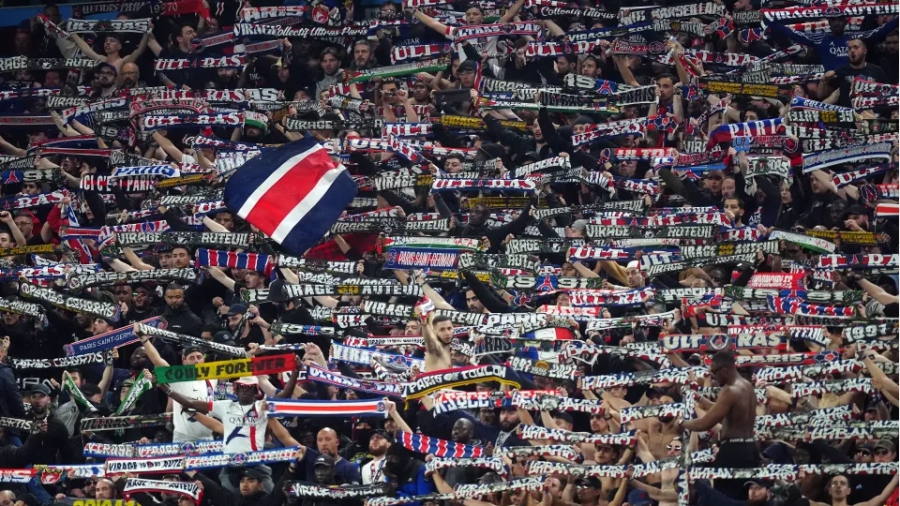 Ασυνήθιστο περιστατικό στο «Βίλα Παρκ»: 13χρονος φίλος της Παρί αποβλήθηκε επειδή απλά… πανηγύρισε! (photo)