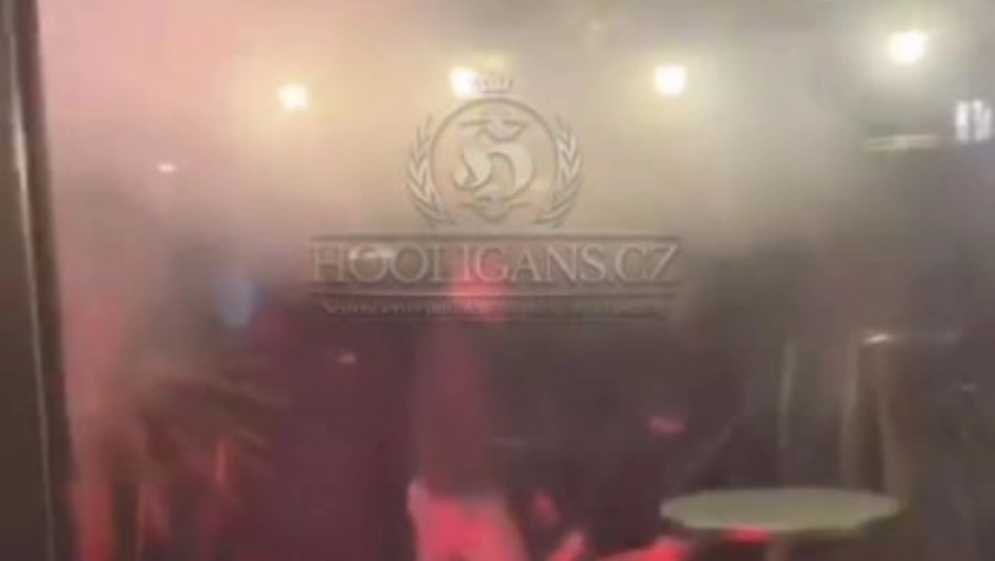 «Σκληρές» εικόνες από το Παρίσι: Μάχη σώμα με σώμα, ανάμεσα σε οπαδούς της Παρί και της Νιούκαστλ (video)