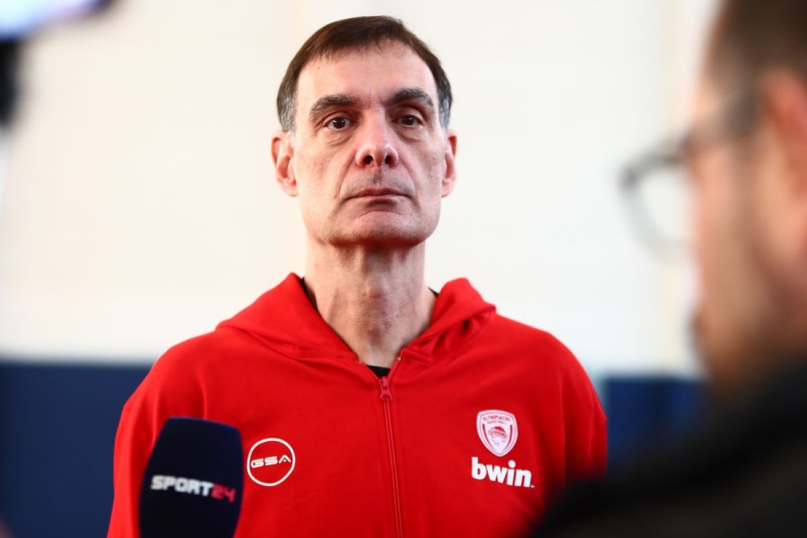 Μπαρτζώκας: «Όποιος φοράει τη φανέλα του Ολυμπιακού αξίζει να αγωνίζεται στα παιχνίδια!» (video)