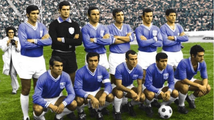 Εκείνο το απόγευμα που η τηλεόραση ερωτεύτηκε στην Ελλάδα το ποδόσφαιρο!