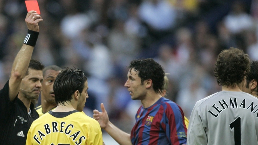 Γενς Λέμαν: Η πρώτη αποβολή σε τελικό του Champions League που στέρησε από την Άρσεναλ το τρόπαιο στο Παρίσι!