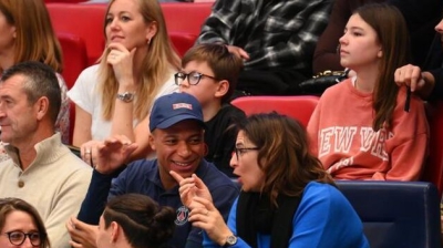 Η μητέρα του Εμπαπέ θα αναλάβει ως μάνατζερ και τον Χακίμι!