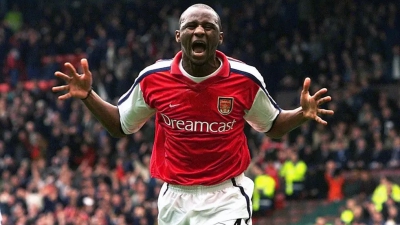 Πατρίκ Βιεϊρά: Ο αρχηγός των Invincibles αποτελεί επίσημα κομμάτι της ιστορίας της Premier League! (video)