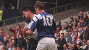 H «κουτουλιά» που έστειλε φυλακή τον Ντάνκαν Φέργκιουσον, αλλά δεν τιμωρήθηκε καν με κάρτα! (video)