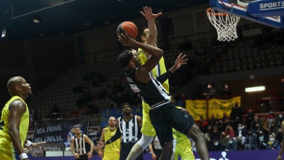 Ρεσιτάλ... αστοχίας στο Λαύριο, δραπέτευσε ο ΠΑΟΚ με 59-61! (video)