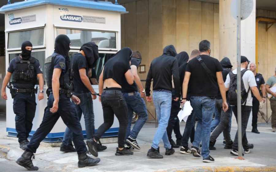 ΑΕΚ: Συνεχίζονται οι προφυλακίσεις για τα επεισόδια στην Νέα Φιλαδέλφεια με άλλους 26 Κροάτες και έναν Έλληνα