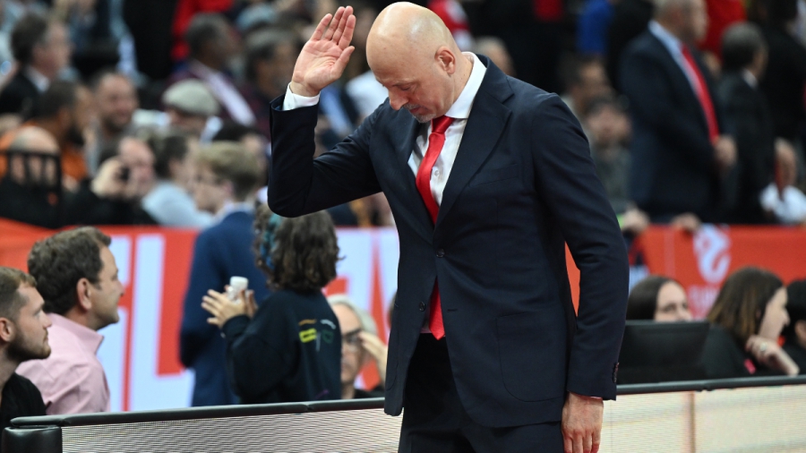 Ομπράντοβιτς: «Δεν υπάρχει εξήγηση για το 3ο δεκάλεπτο»