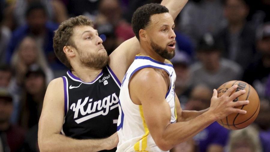 Ο Κάρι «πλήγωσε» τον Βεζένκοφ στο Σακραμέντο! (video)