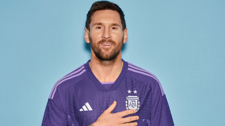 Ο Μέσι στα «μωβ» εν όψει Κατάρ, για χάρη της δεύτερης φανέλας της Αργεντινής
