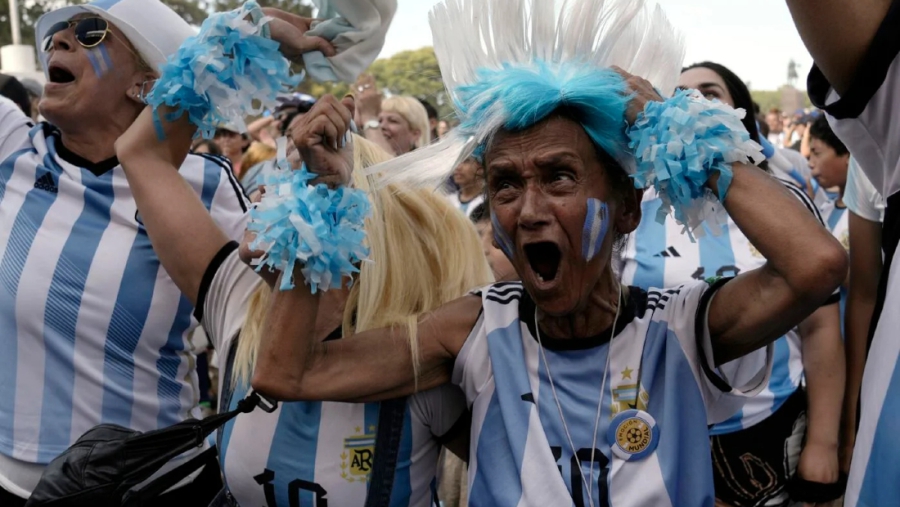Καίγεται όλη η Αργεντινή και το... Μπαγκλαντές για την πρόκριση της «αλμπισελέστε»! (video)