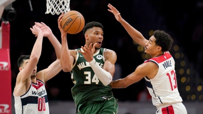 Ήττα από το… πουθενά για τους Μπακς, παρά την προσπάθεια του «τριπλού» Αντετοκούνμπο (video)