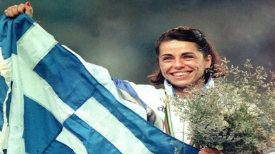 «Για την Ελλάδα ρε γαμώτο»: Το έπος της Βούλας Πατουλίδου στη Βαρκελώνη! (video)