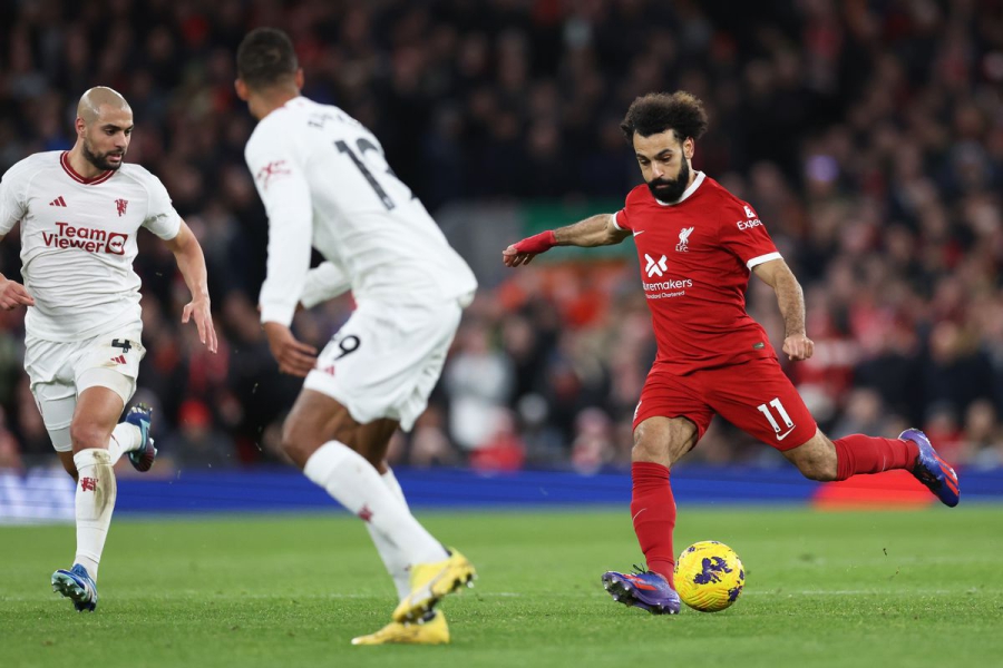 Σκοράρει και προκρίνεται η Λίβερπουλ κόντρα στη Μάντσεστερ Γιουνάιτεντ, για «ταμείο» στη Novibet