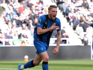 Η Λιντς μένει, η Γουλβς αποχαιρετά - Η Νιουκάστλ άφησε με την όρεξη την Μπόρνμουθ!