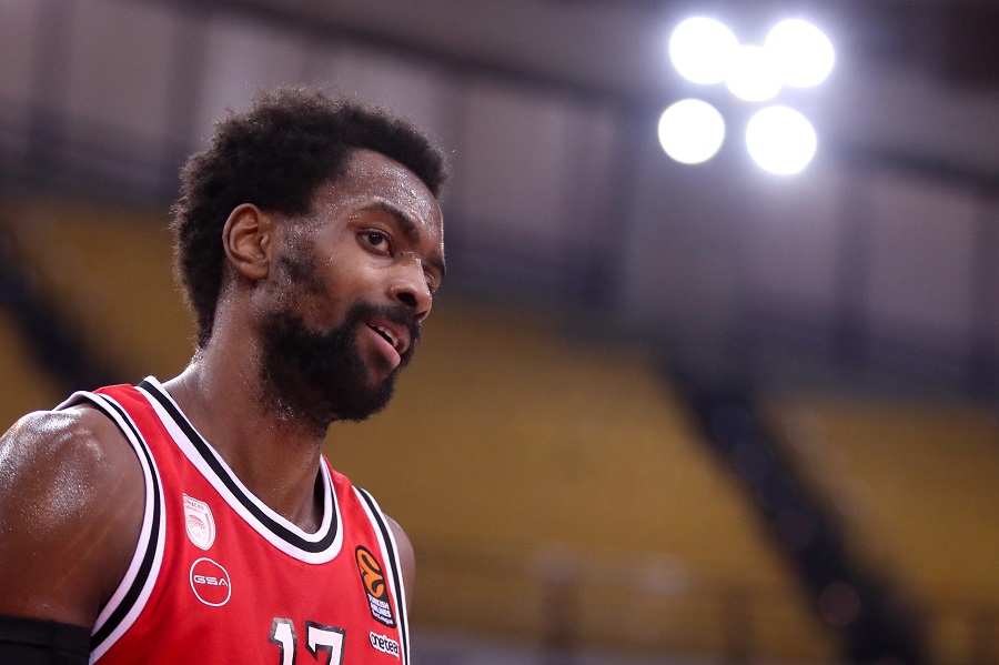 Ολυμπιακός: Μέσα ο Ζαν Σαρλ, έξω ο Έισι