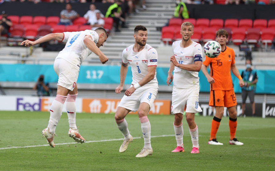 Ολλανδία – Τσεχία 0-1: Κεφαλιά στην κεφαλιά και γκολ για τους Τσέχους! (video)