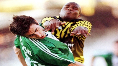 Παναθηναϊκός – ΑΕΚ: Το επεισοδιακό ντέρμπι του 1999 και η «πέτρα του σκανδάλου» που πέρασε και δεν ακούμπησε! (video)