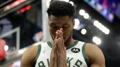 Γιάννης Αντετοκούνμπο: «Δεν με νοιάζουν οι 50άρες, να κερδίζουμε μόνο» (video)