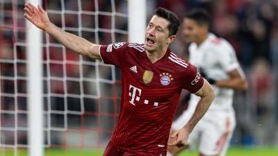 Ρόμπερτ Λεβαντόφσκι: Ούτε ο Μέσι, ούτε ο Κριστιάνο Ρονάλντο περισσότερα γκολ στην 100η τους συμμετοχή στο Champions League!