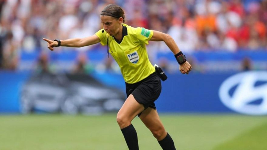 Φραπάρ: «Όταν είσαι γυναίκα διαιτητής υπάρχει περισσότερη πίεση»