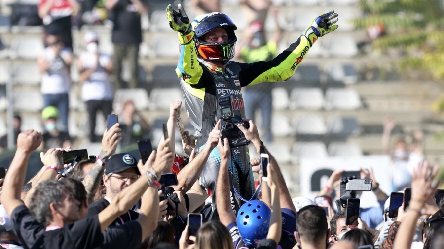 Βαλεντίνο Ρόσι: Έτρεξε για τελευταία φορά ο «γιατρός» και έβαλε τέλος στην τεράστια καριέρα του!