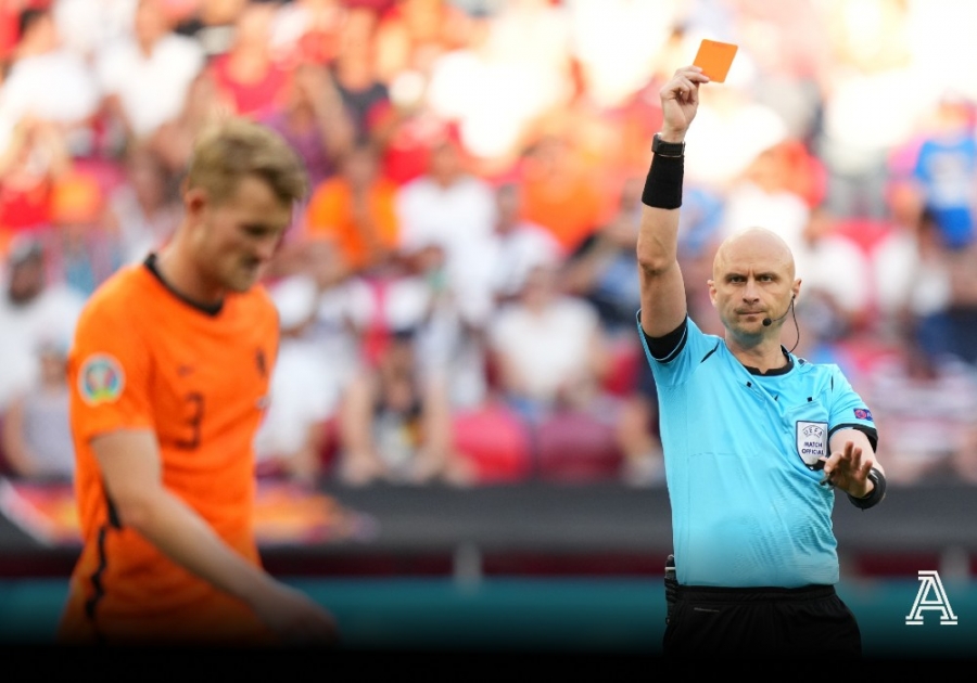 Ολλανδία – Τσεχία 0-0: Με δέκα παίκτες οι «Οράνιε», κόκκινη κάρτα ο Ντε Λιχτ! (video)