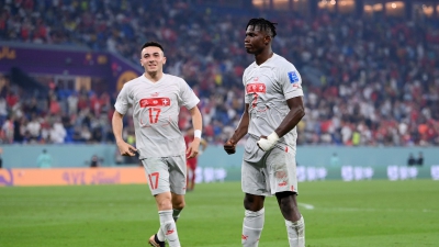 Ελβετία – Σερβία 2-2: Απίθανα πράγματα, ισοφάρισε ο Εμπολό! (video)