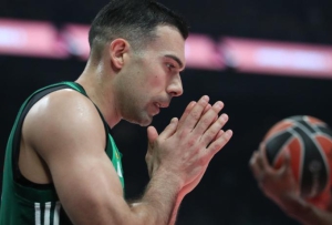 Πλήγμα στον Παναθηναϊκό - Χτύπησε στο γόνατο ο Σλούκας, χάνει την σειρά με τη Βαλένθια