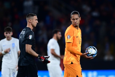 Φαν Ντάικ: «Είδατε τον αγωνιστικό χώρο; Άθλιος!» (video)