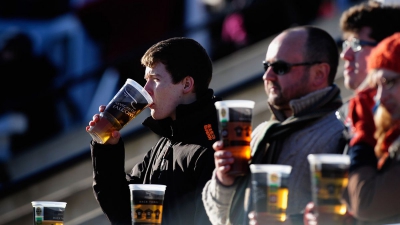 Ποτοαπαγόρευση τέλος - Επιστρέφει το αλκοόλ στα γήπεδα της Premier League