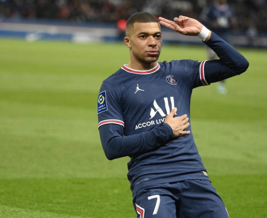 Εμπαπέ: Ανανεώνει ή φεύγει; Το ραντεβού της χρονιάς την Παρασκευή (30/6)