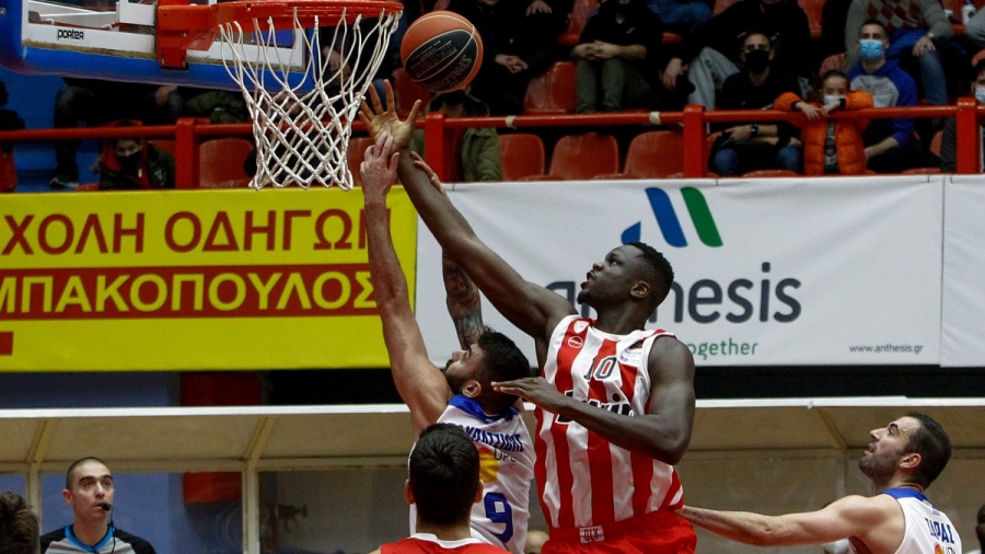 Ολυμπιακός: Αμφίβολος με Ερυθρό Αστέρα ο Φαλ