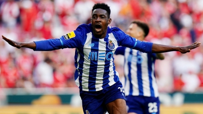 Ζαϊντού Ζανουσί: Από πρώτος στόχος του Ολυμπιακού για αντί-Τσιμίκας, στο γκολ του… τίτλου μέσα στη Μπενφίκα! (video)