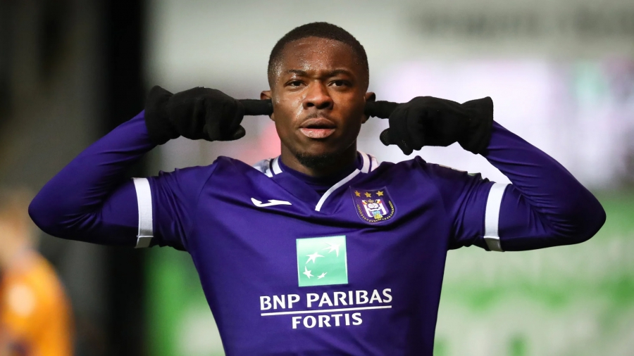 «Προσφέρει τρία εκατ. ευρώ για Αμούζου ο Ολυμπιακός»