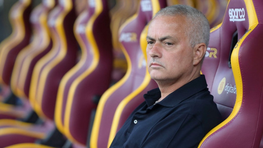 Μουρίνιο για Ουκρανία: «Αυτός ο κόσμος έχει ανάγκη από ειρήνη και ευτυχία»