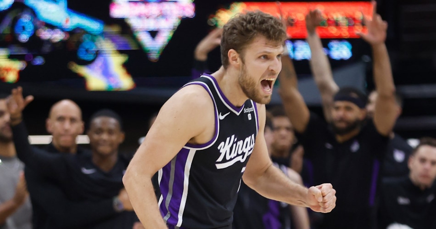 Μάικ Μπράουν για Βεζένκοφ: «Πρέπει να δουλέψει σκληρά και να εκμεταλλευτεί την ευκαιρία που θα του δοθεί!»