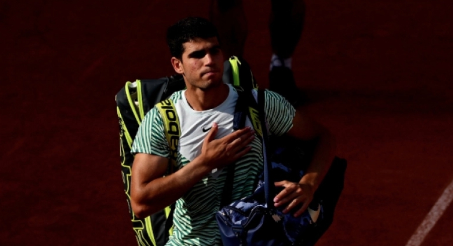 Αλκαράθ: «Φταίει η ένταση του ματς, δεν είναι εύκολο να αντιμετωπίζεις τον Νόβακ»