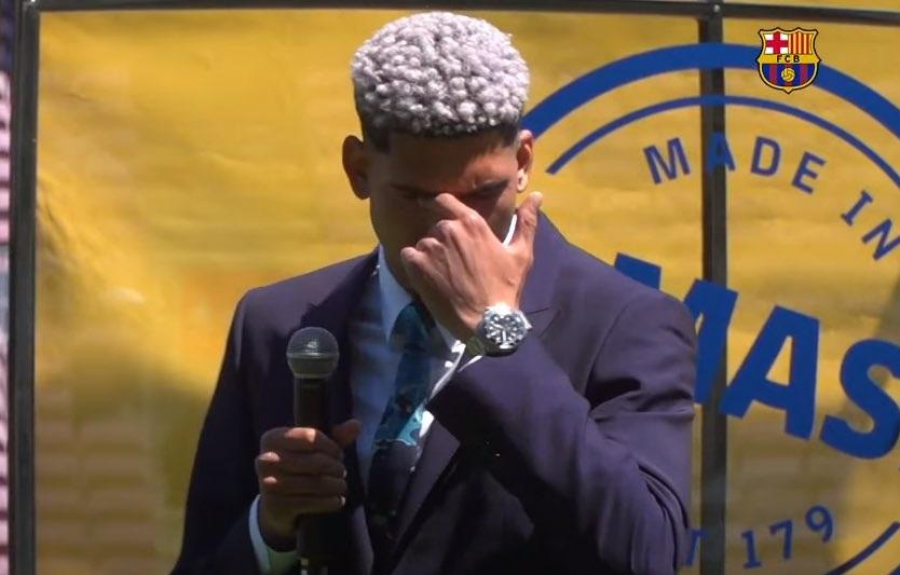 Μπαρτσελόνα: Ανανέωσε μέχρι το 2026 και συγκινήθηκε ο Αραούχο (video)