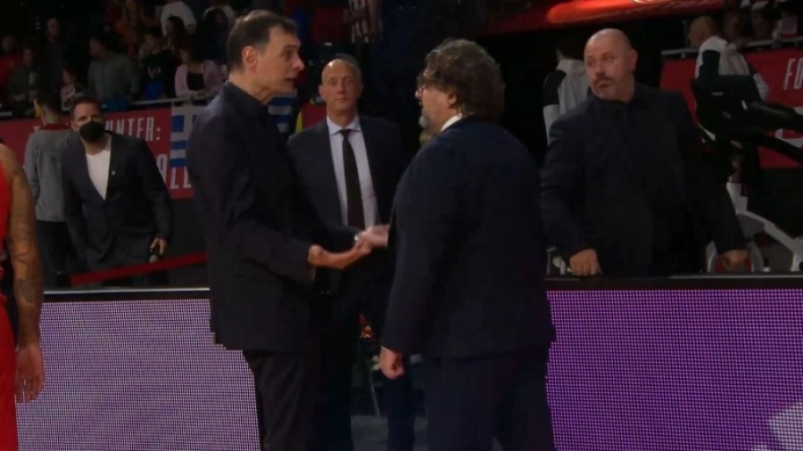 Αρπάχτηκαν Μπαρτζώκας - Τρινκιέρι, τα... είπαν σε πολύ έντονο ύφος! (video)