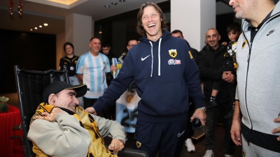 Κάτι περισσότερο από ένα... άθλημα: Ο Αλμέιδα έκανε πράξη το «όνειρο» ενός φίλου της ΑΕΚ στις Σέρρες!